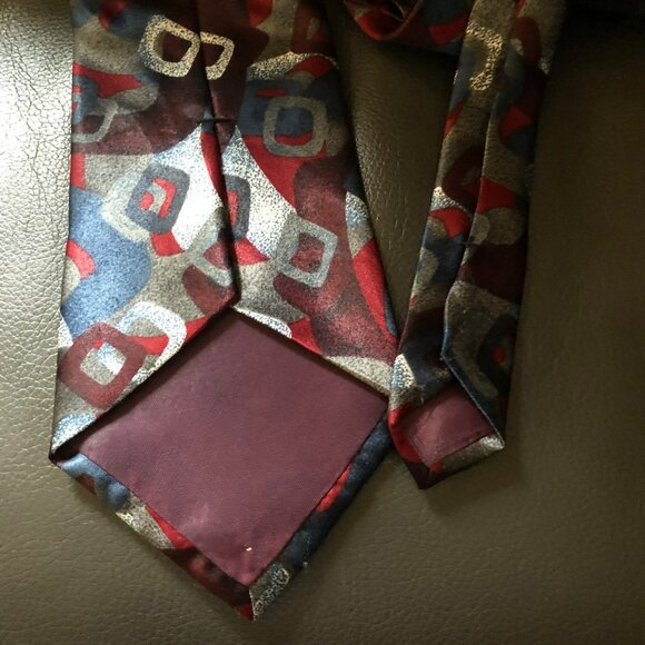 Tattersall Tie Abstract 60" Iridescent Blue Red - Picture 3 of 3